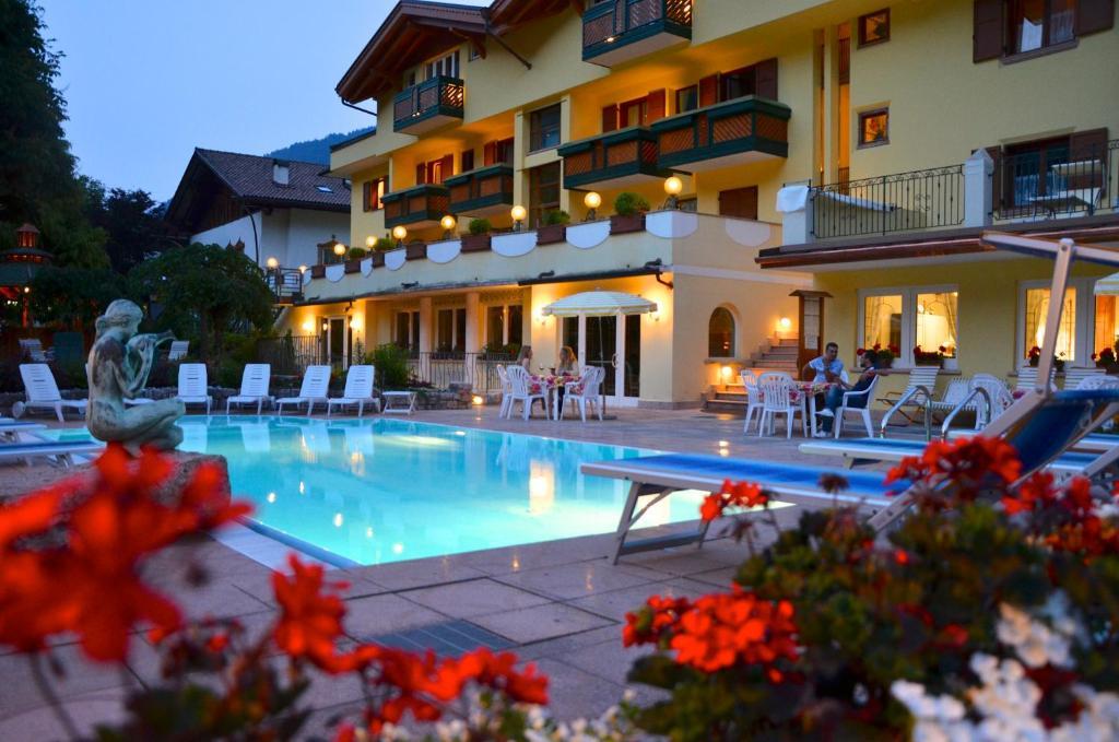 Alledolomiti Boutique Lake Hotel - Adults Friendly مولفينو المظهر الخارجي الصورة